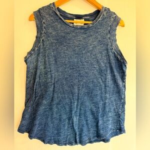 UNIVERSAL THREAD Blue tee